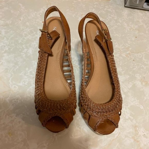 Spring wedge shoe size 8 Tan color - Picture 4 of 7